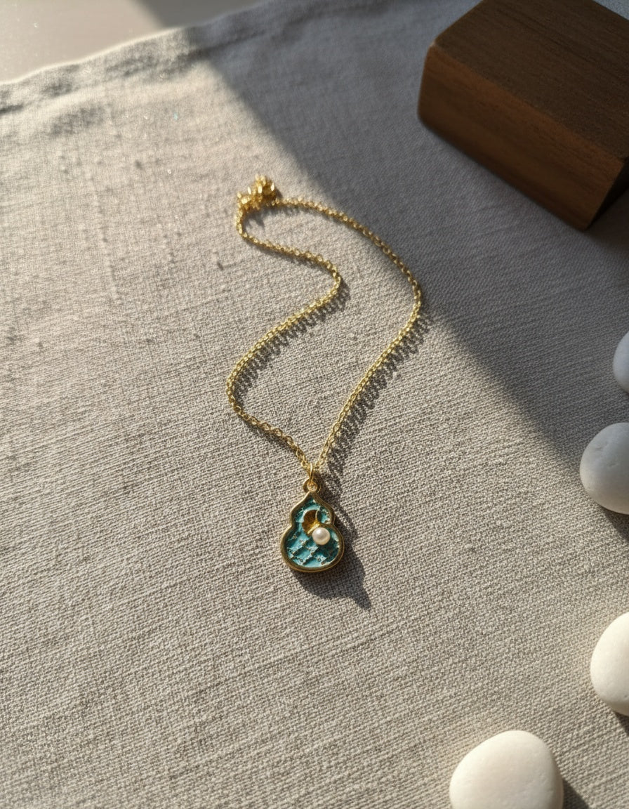 Ocean Drop Pearl Vase Necklace